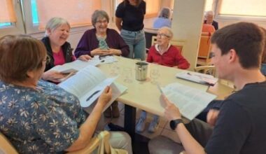 Un temps d’échanges entre lycéens et résidents du foyer logement de Cesson-Sévigné