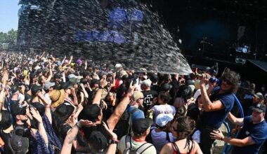 EN IMAGES. Sous un soleil de plomb, le public du Hellfest à la recherche d’eau et de fraîcheur