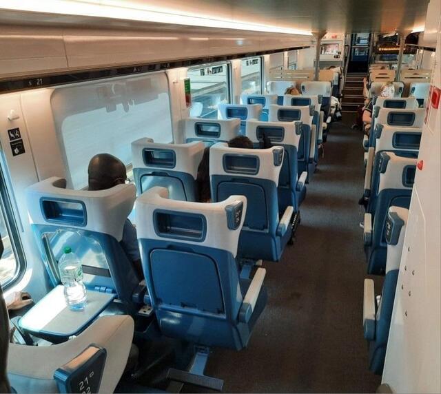 photo malgré quatre heures de retard, dans le train qui ramène maëlys en normandie, le calme règne. les passagers étaient compréhensifs vu les circonstances du drame.  ©  ouest-france