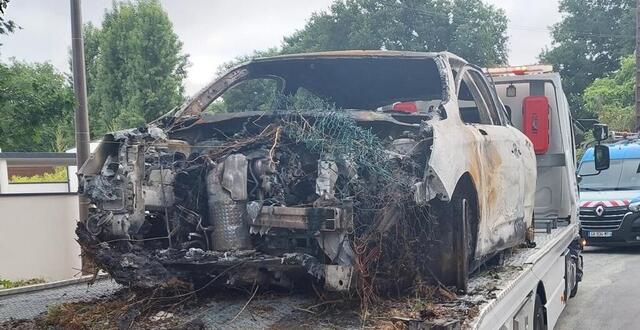 photo  une voiture s’est retrouvée en feu après un accident de la route à blain, vendredi 27 juin.  ©  ouest-france 