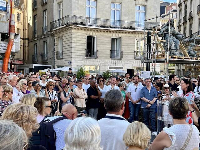 photo ancien maire de nantes et ancien premier ministre, jean-marc ayrault était au lancement de la nuit du van, avec sa femme brigitte. ici, à gauche, lors du discours de johanna rolland.  ©  christian meas