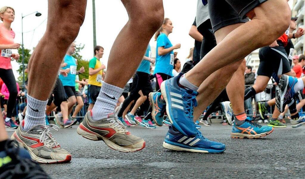 Faut-il arrêter tout sport pendant une vague de chaleur ? Les réponses d’un médecin