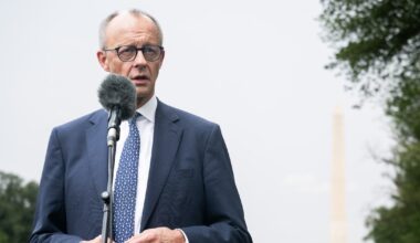 Le chancelier allemand Friedrich Merz s'adresse aux journalistes après sa rencontre à la Maison Blanche avec le président américain Donald Trump à Washington, DC, le 5 juin 2025