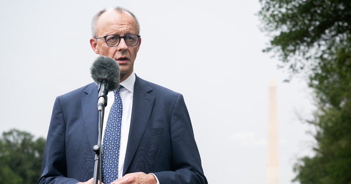Le chancelier allemand Friedrich Merz s'adresse aux journalistes après sa rencontre à la Maison Blanche avec le président américain Donald Trump à Washington, DC, le 5 juin 2025