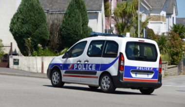 UN ADO VOL LA VOITURE QU'IL VENAIT DE RÉPARER À SAINT-ÉTIENNE