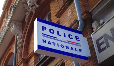 SAINT-ÉTIENNE : UN AUTOMOBILISTE FAIT SON SHOW DEVANT LES FORCES DE L'ORDRE