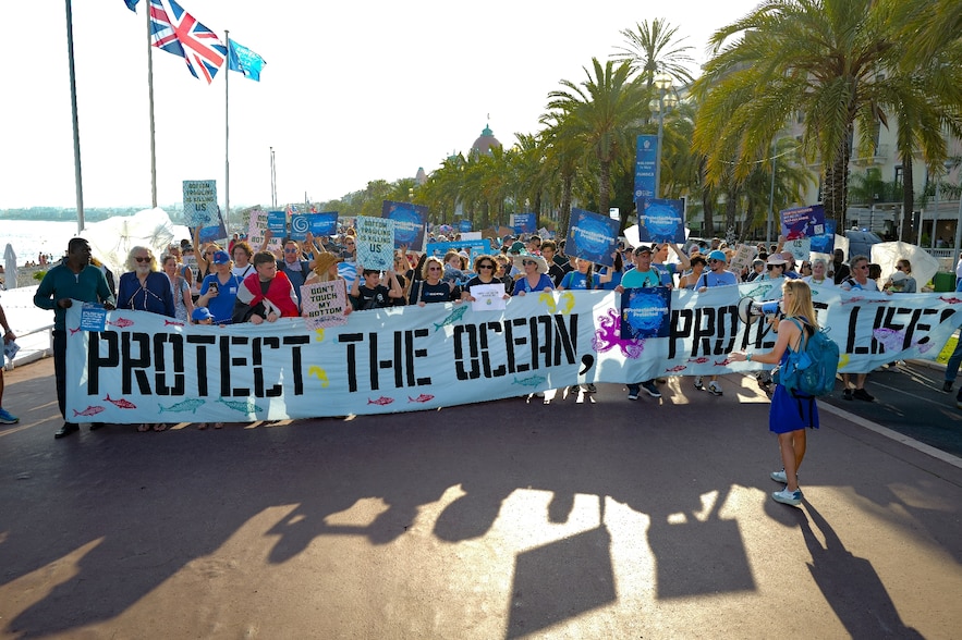 Marche Bleue sur la Promenade des Anglais avant la Conférence des Nations Unies sur les océans (ONUC 3), dans la ville de Nice, sur la Côte d'Azur, le 7 juin 2025