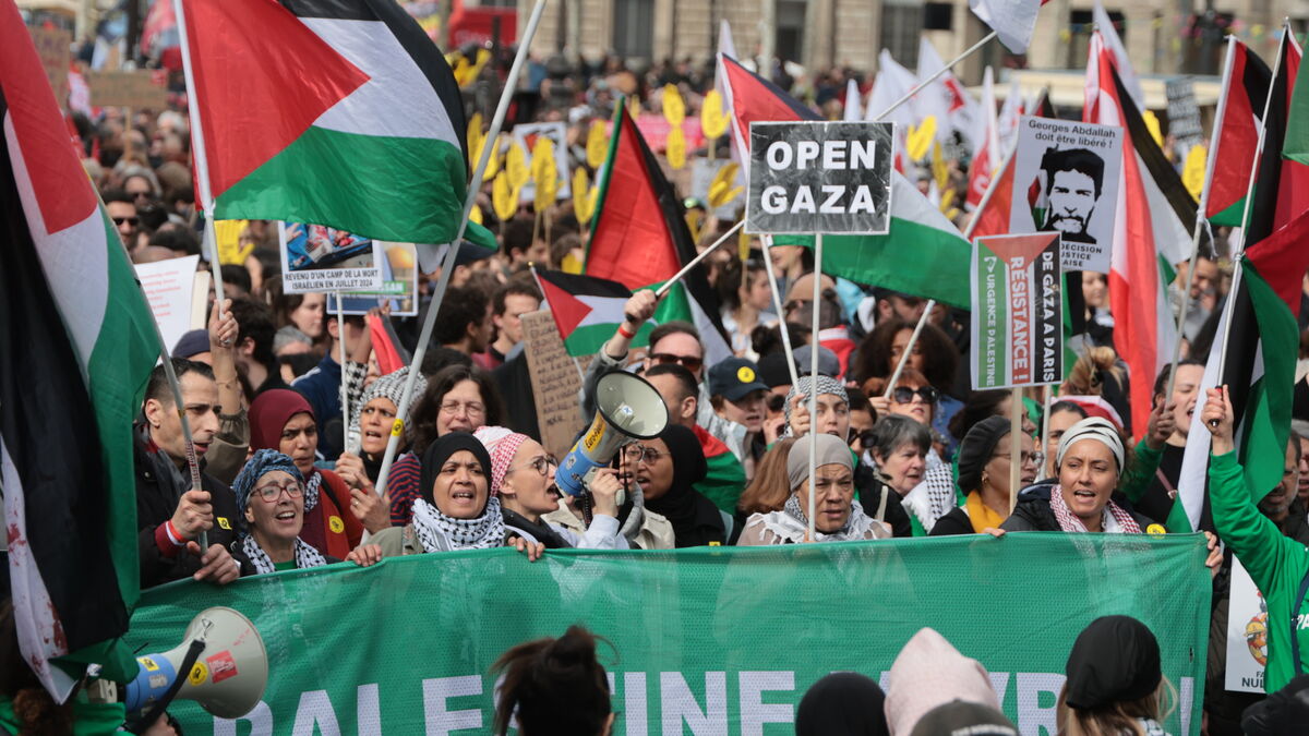 Paris : les élus communistes veulent hisser le drapeau palestinien sur l’Hôtel de Ville