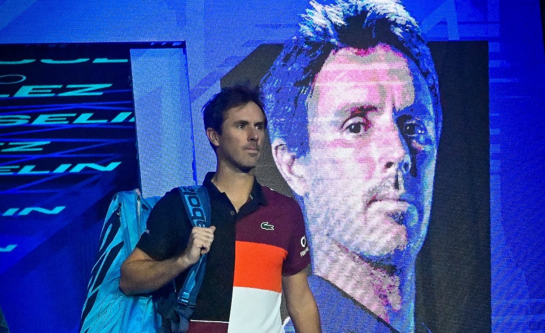 ATP - WTA > Roger-Vasselin s'agace : "J'aurais bien aimé qu'on me donne la possibilité de jouer contre Alcaraz et Raducanu. Mais, sauf si je parviens à convaincre Coco Gauff de jouer avec moi, auquel cas j'aurais peut-être une chance d'avoir une wild-card, on ne me donne même pas cette chance"