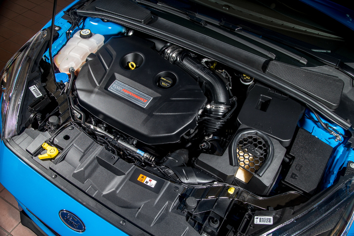 De graves maladies de jeunes entâchent la carrière du 2,3 l turbo de la Focus Rs : vis de culasses, circuit de refroidissement. Mais tout semble rentrer dans l'ordre.