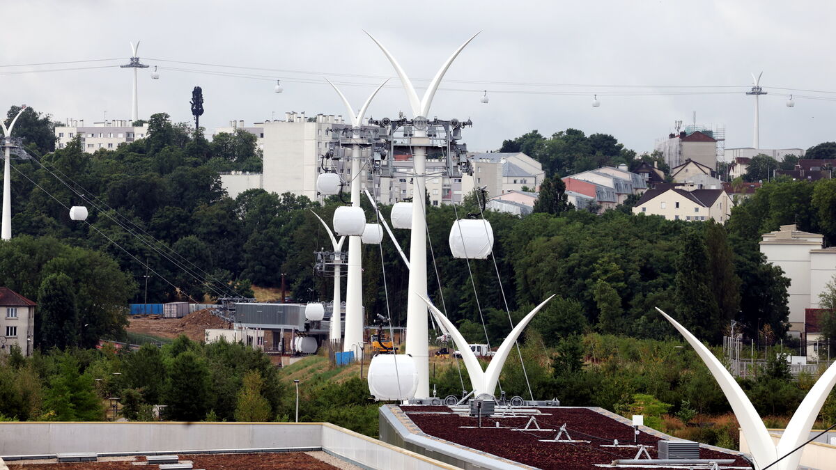 Les dernières télécabines livrées, le premier téléphérique d’Île-de-France entame des tests sur toute la ligne