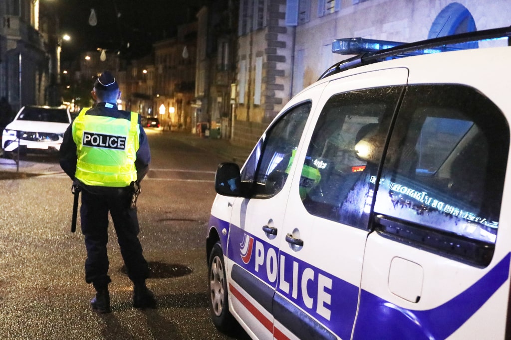 Un enfant découvert abandonné dans un appartement insalubre à Paris. Photo d'illustration. SICCOLI PATRICK/SIPA