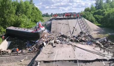 Un des deux ponts qui s'est effondré en Russie. © /SPUTNIK/SIPA