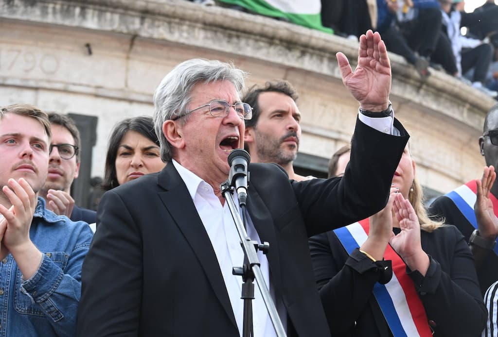 Mélenchon clive et menace. Cesar VILETTE/OLA NEWS/SIPA