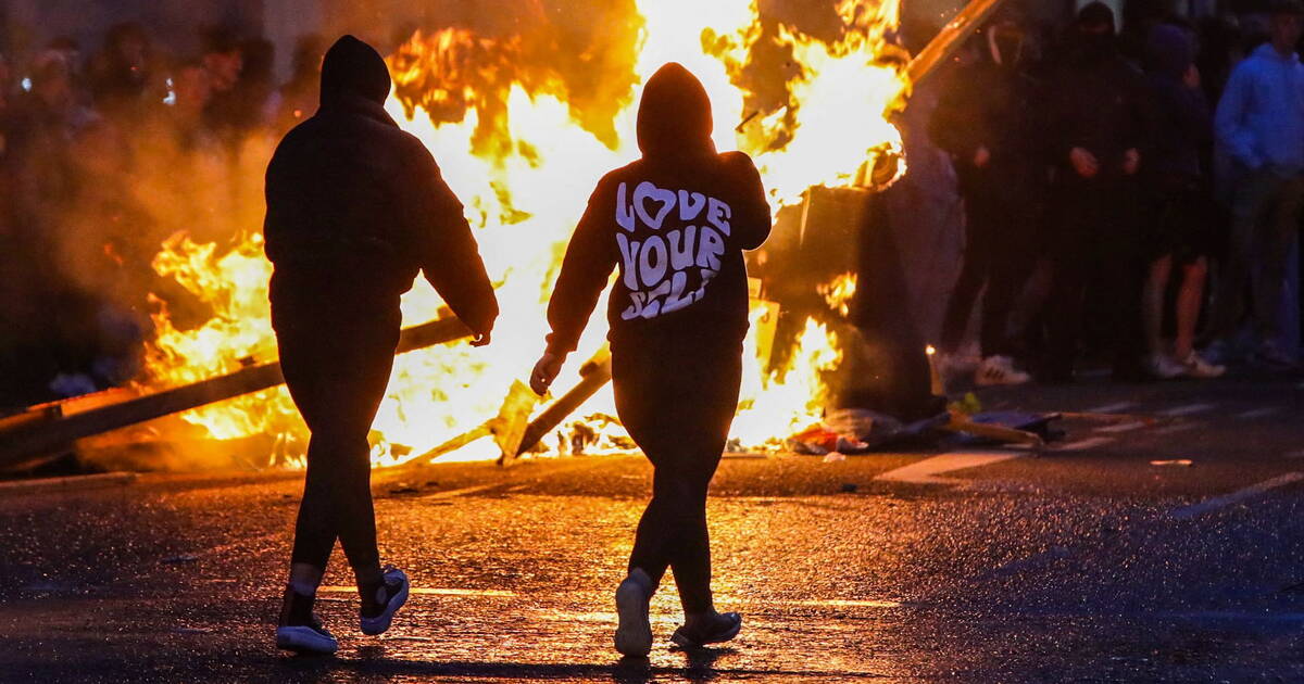 une deuxième soirée de violences racistes après l’inculpation de deux adolescents pour tentative de viol – Libération
