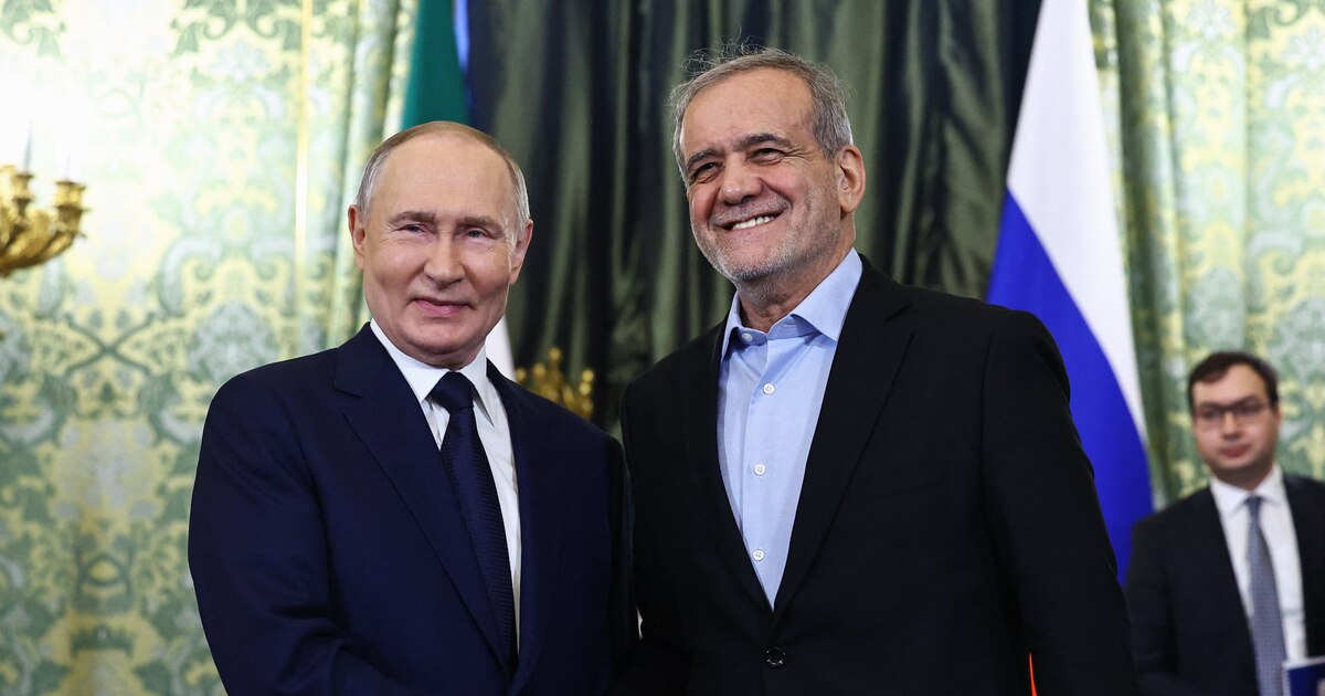 Le président russe Vladimir Poutine et le président iranien Massoud Pezeshkian, le 17 janvier 2025, à Moscou (Russie).