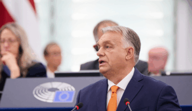 Le Premier ministre hongrois, Viktor Orbán (ici le 9 octobre 2024 au Parlement européen de Strasbourg), cristallise les tensions des dirigeants européens pour sa politique jugée contraire aux valeurs de l