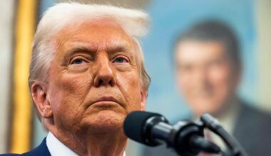La directrice du renseignement alerte : le monde est « au bord de l’anéantissement nucléaire », alors Trump pense à la virer