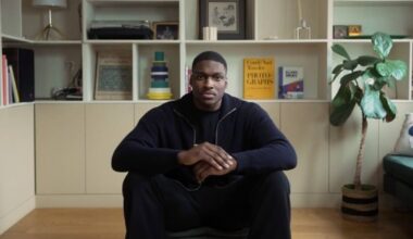 L’influenceur masculiniste Alex Hitchens, de basketteur pro à «pro» de la drague – Libération