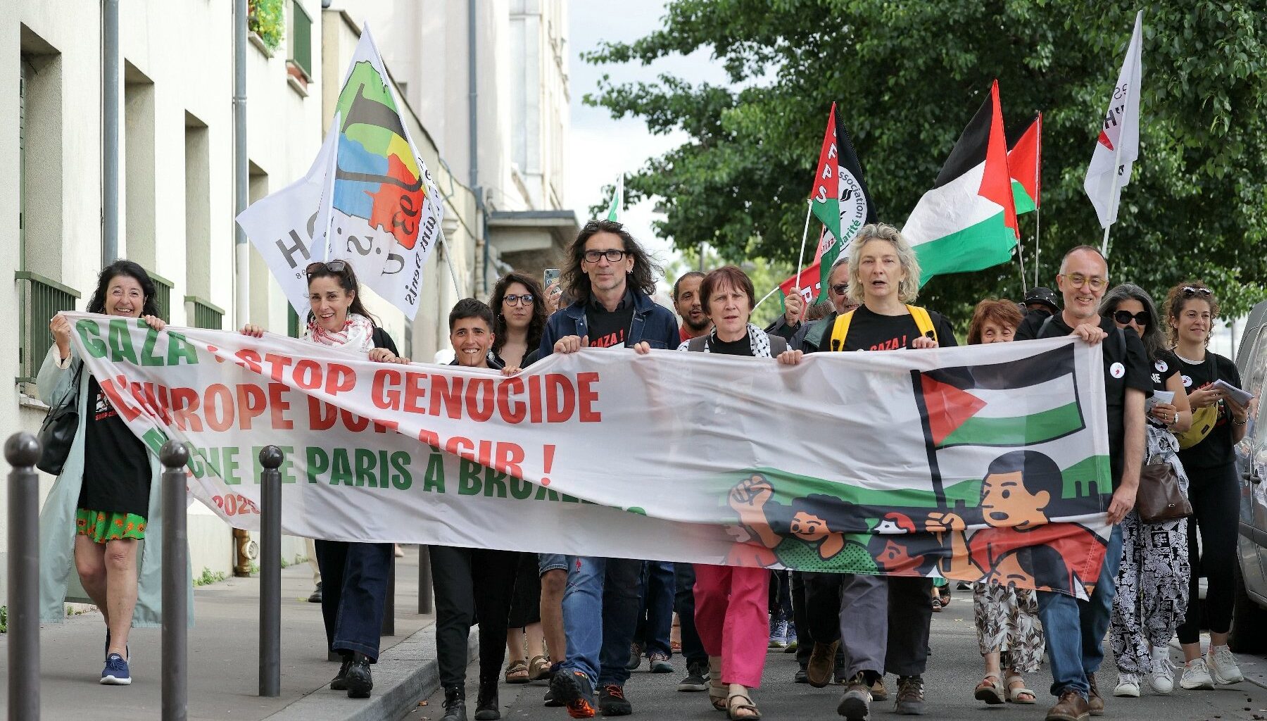 départ d'une marche citoyenne Paris-Bruxelles pour dire "l'Europe doit agir!"