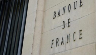 Les mini-crédits et les paiements fractionnés alimentent le surendettement, d’après la Banque de France