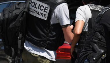 Chic mais surtout voleur, un homme subtilise pour 30.000 euros de bijoux