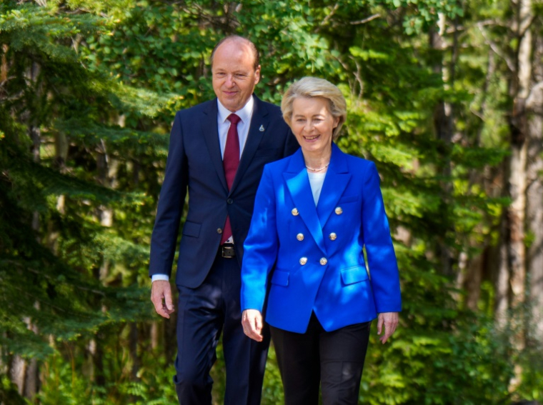 European Commission President Ursula von der Leyen and her husband Heiko arrive at the Group of Seven (G7) Summit ( POOL / Michael Kappeler )