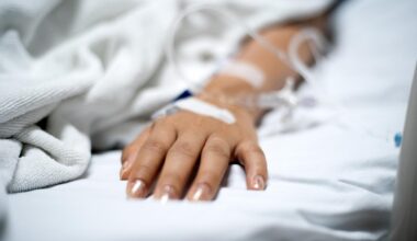 une vingtaine de médecins ont ignoré ses symptômes, elle souffrait en réalité d'un cancer de stade quatre