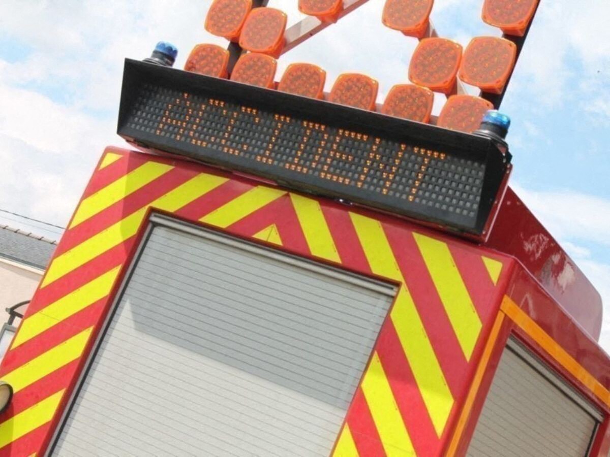 un homme incarcéré dans son véhicule, la circulation fortement ralentie