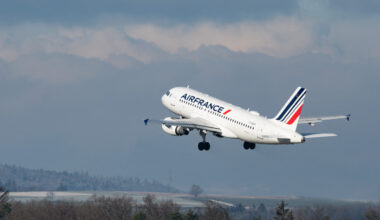 Un vol Air France Paris-Venise dérouté après un signal d'urgence, les passagers finissent leur voyage en bus