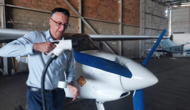 une nouvelle école d'aviation ouvre avec le premier avion électrique certifié au monde