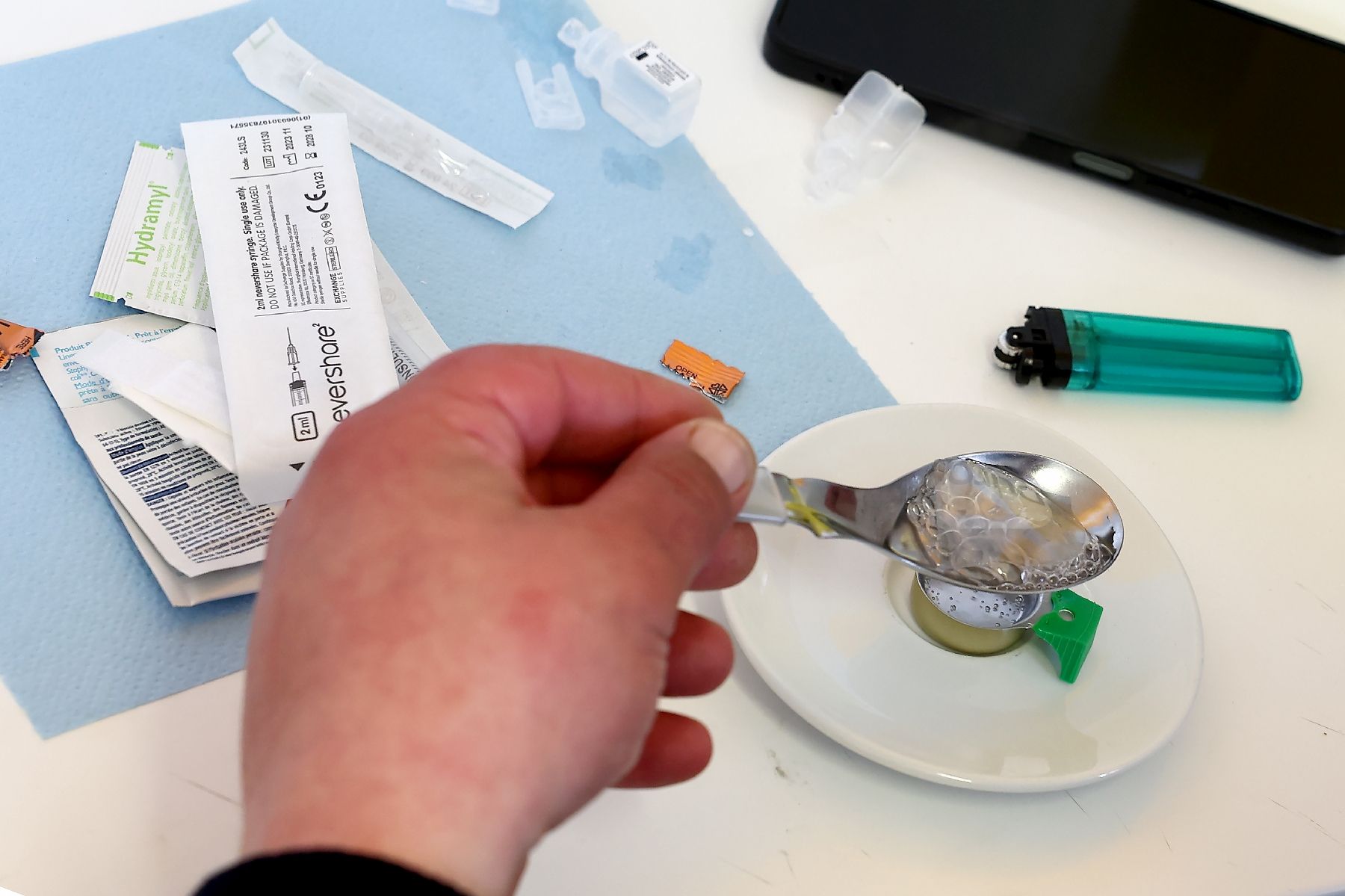 Un usager dans la salle d'injection supervisée de drogues Argos dont s'occupe l'association Ithaque à Strasbourg, le 4 juin 2025 dans le Bas-Rhin