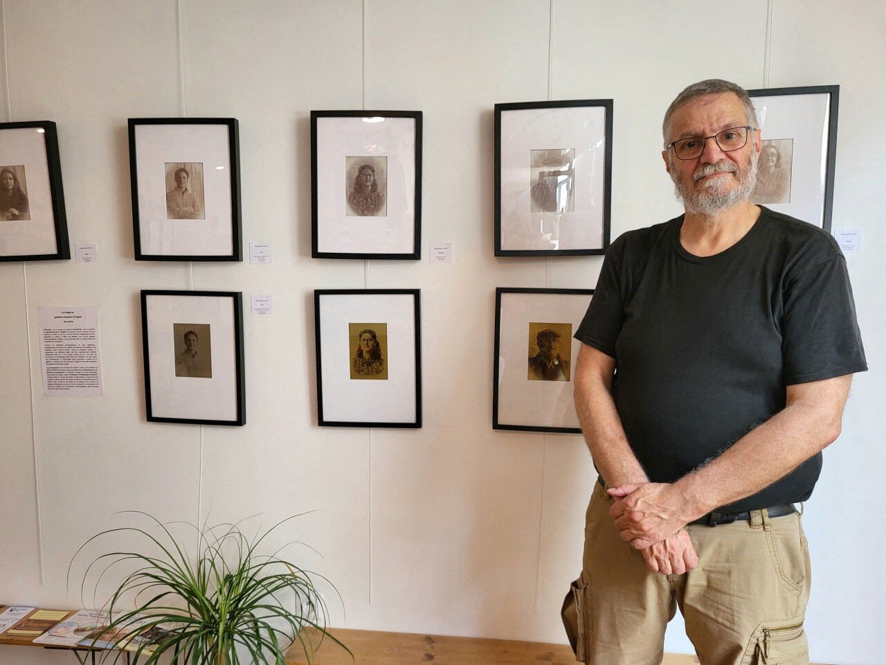 À Meaux, ce photographe passionné expose les portraits des habitués d’un commerce du centre-ville
