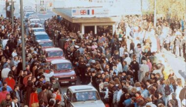 il y a 35 ans, la disparition à Berlin de « Checkpoint Charlie », un point de passage entre l’Allemagne de l’Est et de l’Ouest depuis 1961