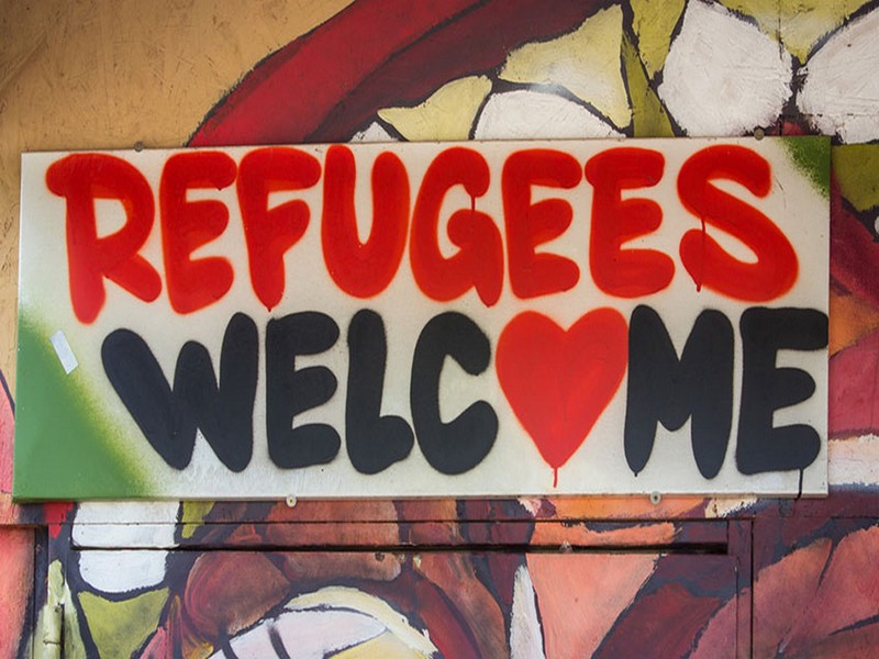manifestation pro-migrants à la gare