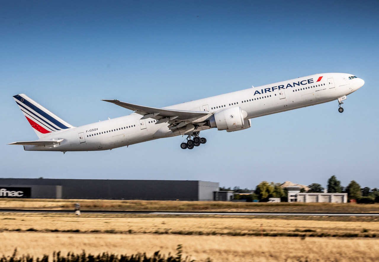 le vol de cet avion parti de Roissy pour Toronto ne se passe pas comme prévu, retour à Paris