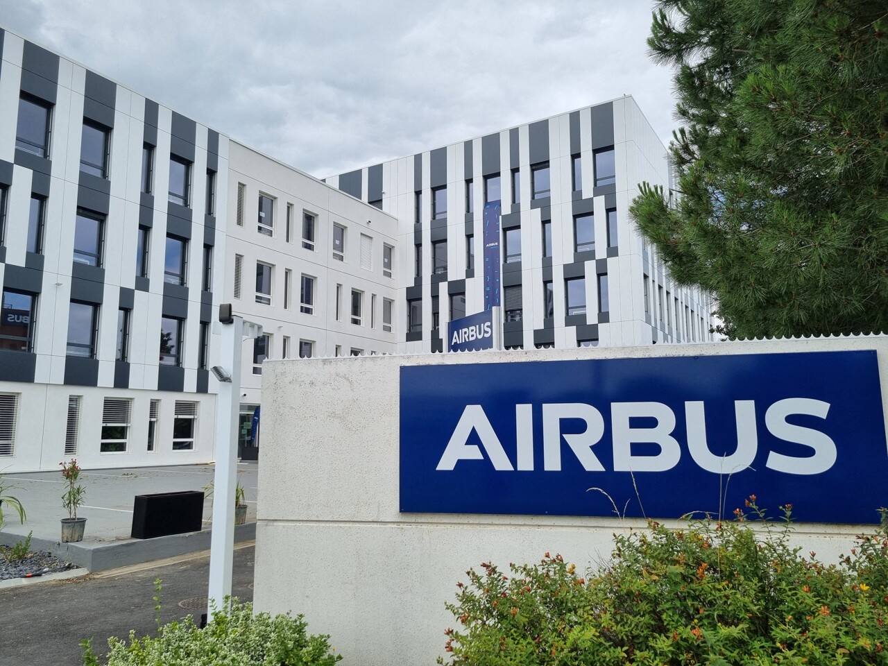 Toulouse. Dans ce tout nouveau centre, Airbus protège les aéroports et avions des attaques cyber