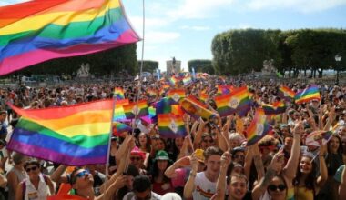 trams, parkings, navettes… tout savoir pour rejoindre la Marche des Fiertés