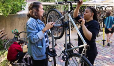 À Marseille, l’atelier de réparation de vélos féministe qui donne des ailes