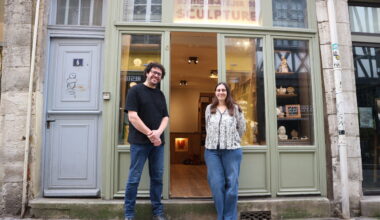 un atelier-boutique de sculptures et d'artisanat d'art