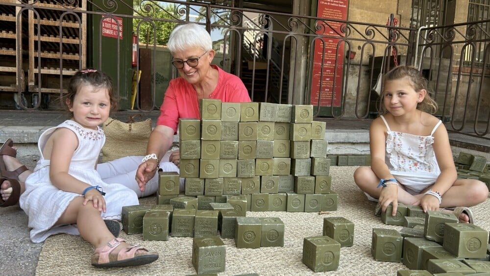 le savon de Marseille, une affaire de famille de 125 ans à Salon-de-Provence