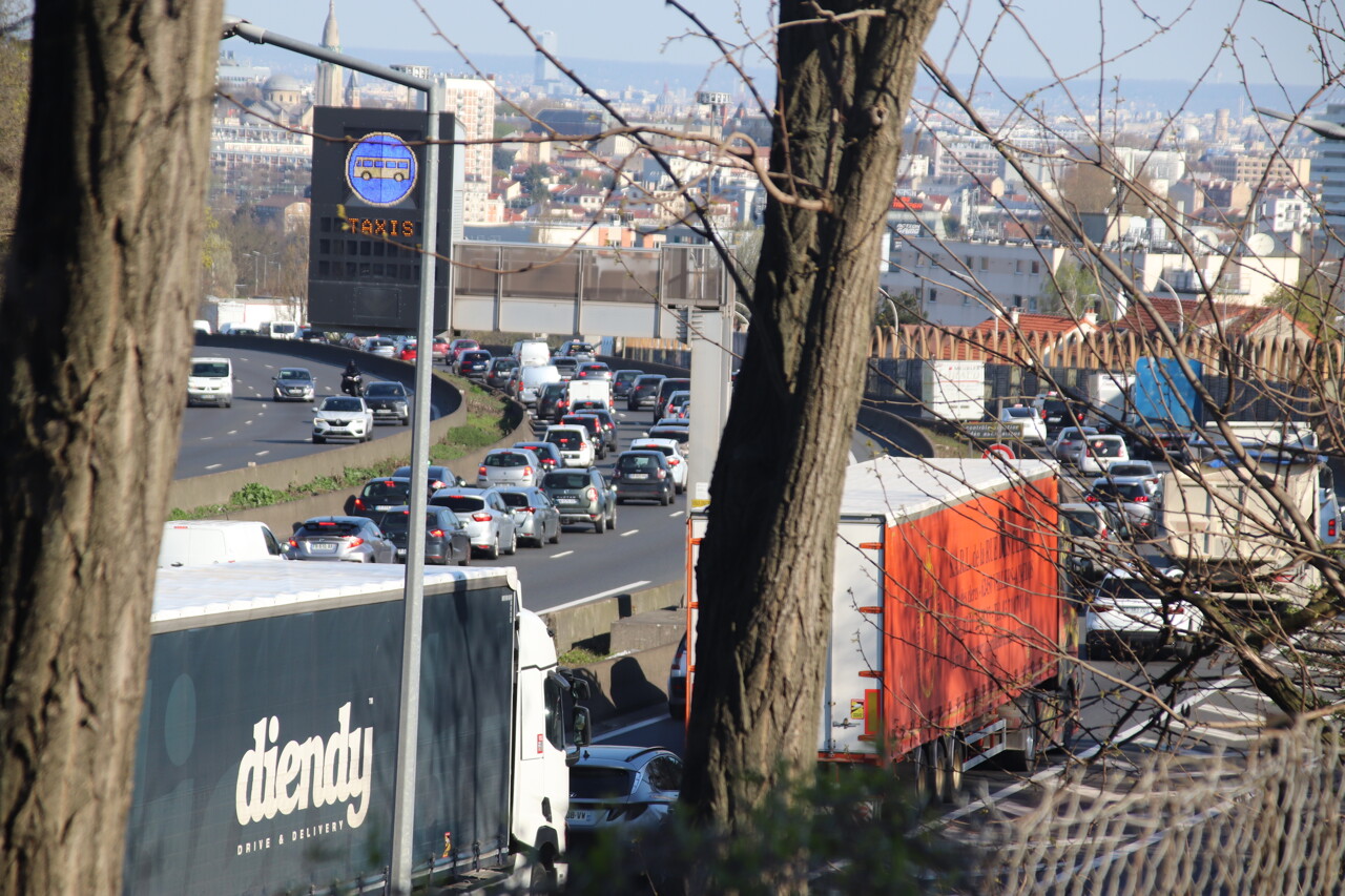 Journée "exceptionnelle" sur les routes d'Île-de-France, plus de 400 km de bouchons enregistrés