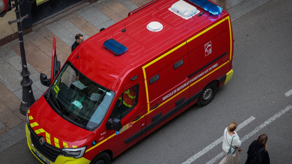 une voiture percute la foule, 4 blessés de la même famille dont 2 graves, 294 interpellations