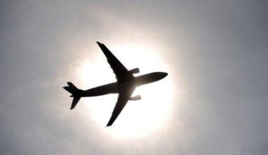 "Nous ne voulons pas aller plus loin": un avion Boeing 787-8 Dreamliner d'Air India fait demi-tour après le décollage en raison d'un "problème technique" ce lundi