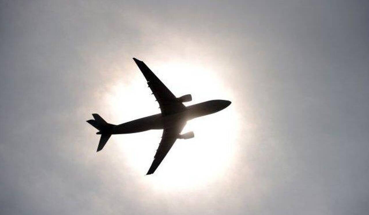 "Nous ne voulons pas aller plus loin": un avion Boeing 787-8 Dreamliner d'Air India fait demi-tour après le décollage en raison d'un "problème technique" ce lundi