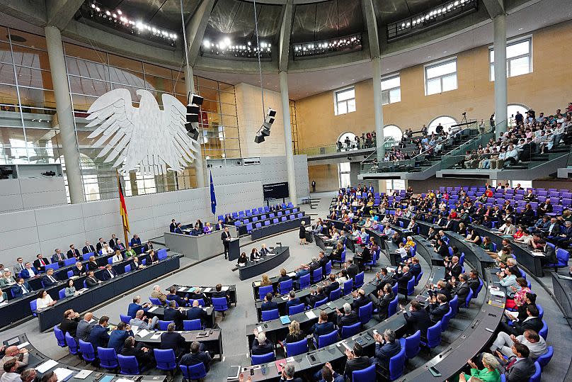 Le chancelier allemand Friedrich Merz fait une déclaration au Bundestag à Berlin, le mardi 24 juin 2025