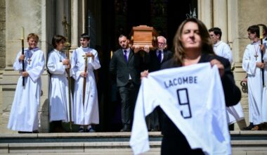 Le cercueil de Bernard Lacombe, l