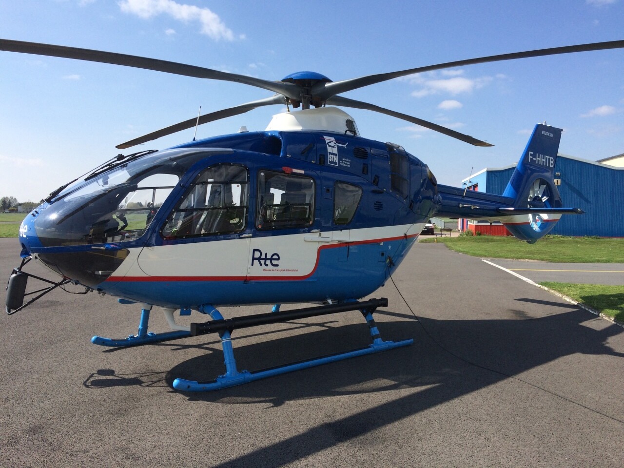 Un hélicoptère va survoler à basse altitude plusieurs communes du Nord, dont Lille : voici pourquoi