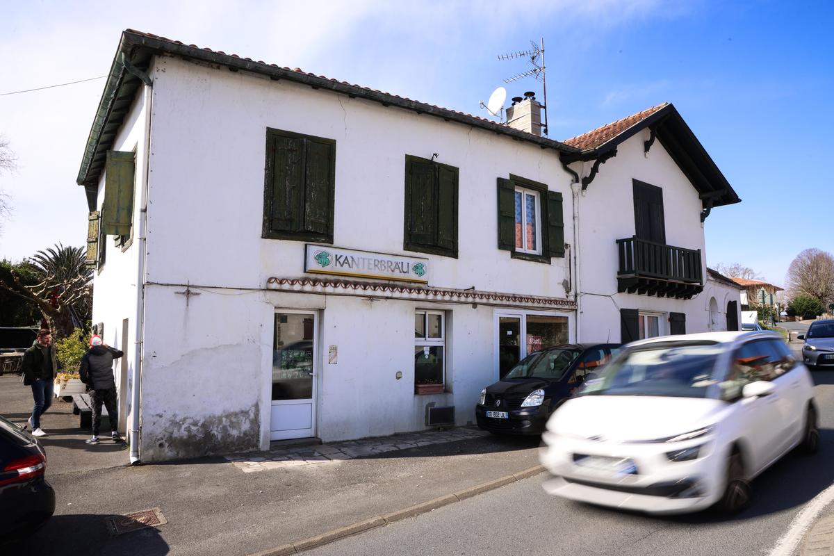Le bar Chez Josette à Bassussarry, repaire caché des joueurs d’Emak Hor.