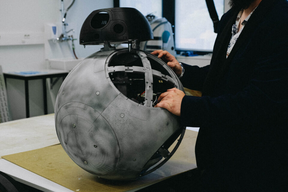 Désormais, il reste surtout un travail de peinture à faire pour achever BB-8.